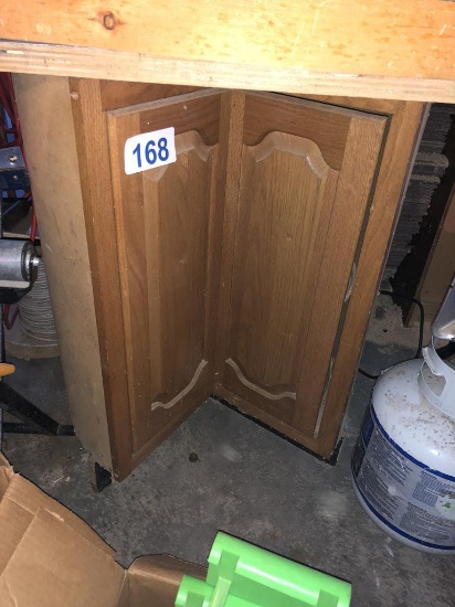 LOT OF 7 ASSORTED KITCHEN CABINETS, 2 CORNER CABIINETS, COUNTER, ETC