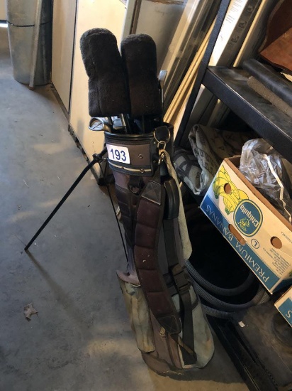 SET OF TANGENT GOLF CLUBS, LH