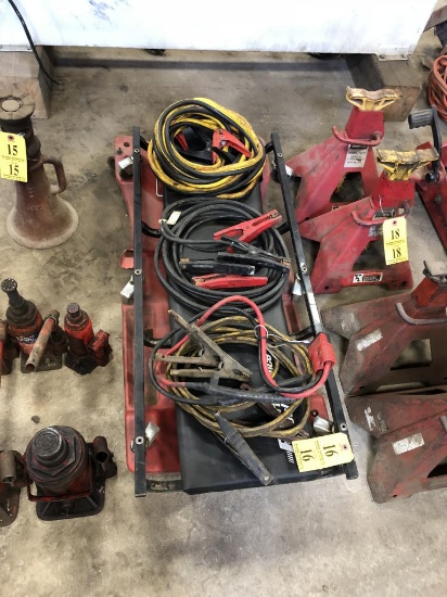 LOT : 2-CREEPERS, 5-JUMPER CABLES