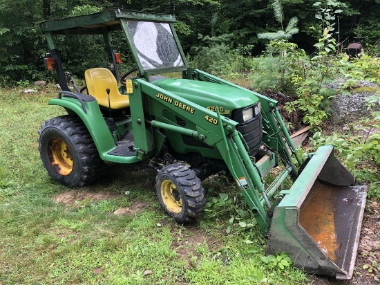 18-121 JD 4200 TRACTOR - IMPLEMENTS - WOODWORKING