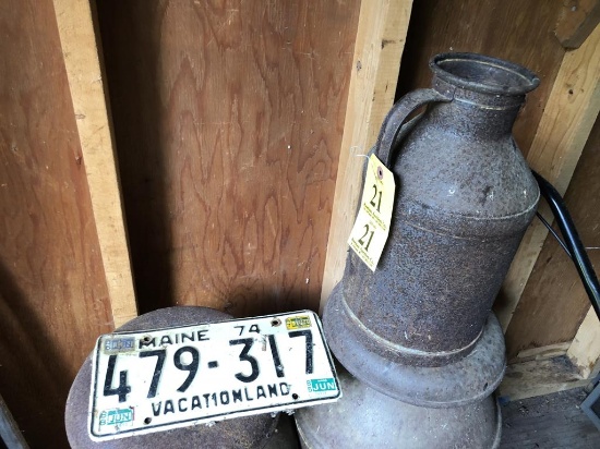 METAL MILK CAN & MAINE '74 479-317 LICENSE PLATE