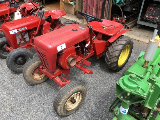 WHEEL HORSE LAWN TRACTOR