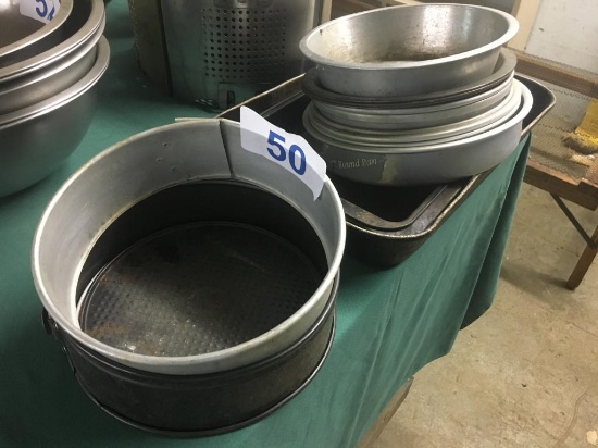 LOT OF ASSORTED BAKEWARE