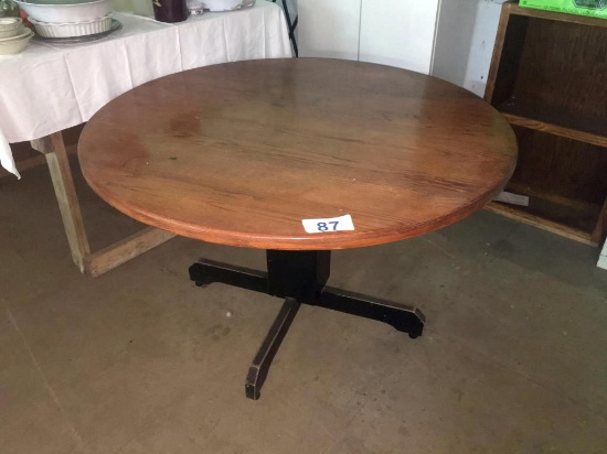 4' SINGLE PEDESTAL TABLE