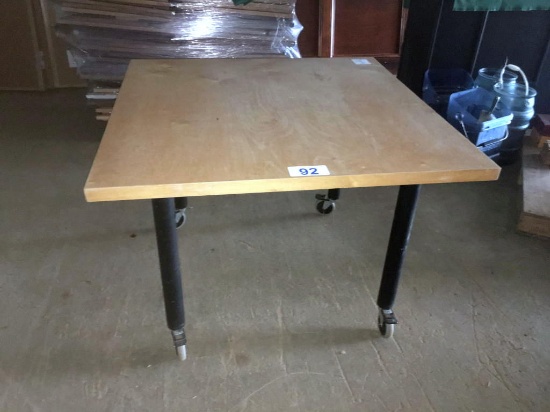 42" ROLLING TABLES