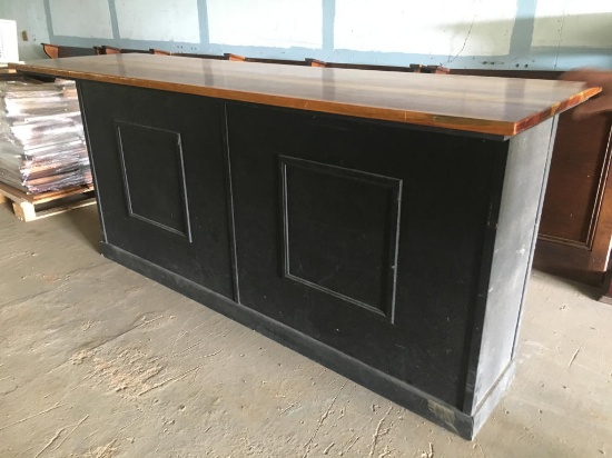 8'x28"x44"H COUNTER