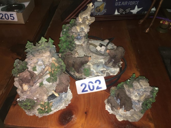 LOT OF BEAR DÉCOR