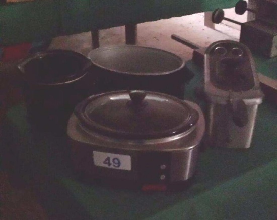 LOT OF (3) CROCK POTS (MISSING 1 INSERT) & GE COUNTERTOP FRYER