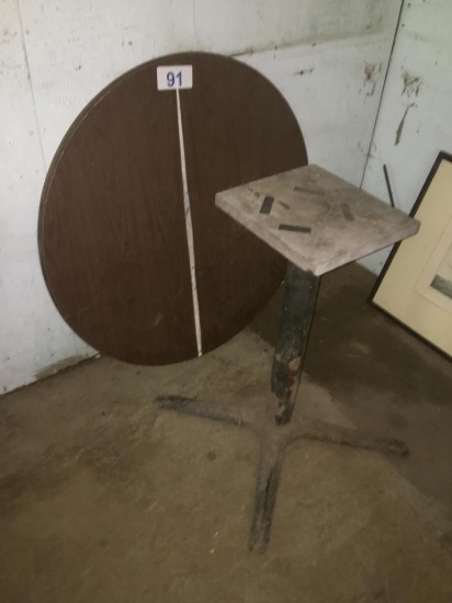 36" SINGLE PEDESTAL TABLE