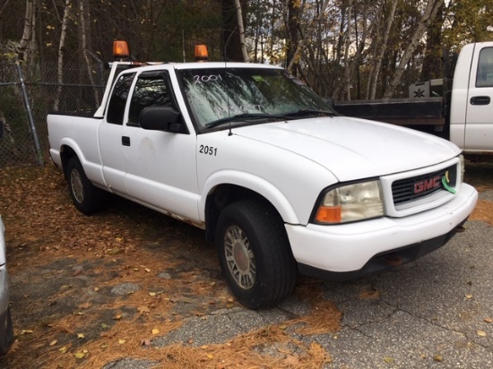 2001 GMC SONOMA EXTENDED CAB PICKUP TRUCK, 143,697 MILES, S/N: 1GTDT19W718106180
