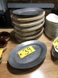 LOT OF (12) SIZZLE PLATTERS W/ (6) WOOD SERVE TRAYS