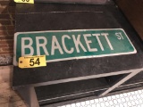 BRACKETT ST STREET SIGN