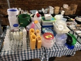 LARGE LOT OF ASSORTED PLASTIC WARE