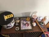 PATRIOTS, BRUINS, RED SOX COLLECTIBLES: INCLUDES SIGNED 8x10 & CARD BY BOBBY ORR