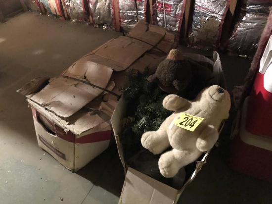 CHRISTMAS TREE & STUFFED ANIMALS