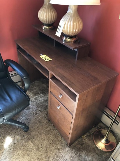 COMPUTER DESK