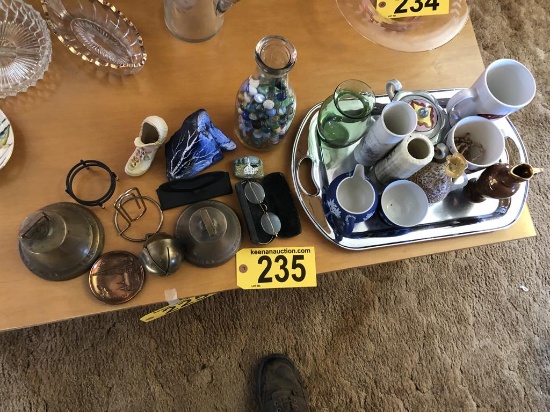 LOT OF DÉCOR & BELLS