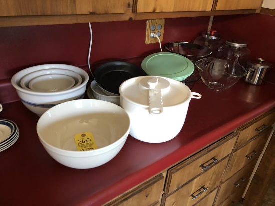 COOKIE JARS, GLASS BOWLS, CERAMIC BOWLS & MISCELLANEOUS