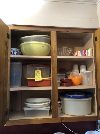 LOT OF PLASTICWARE