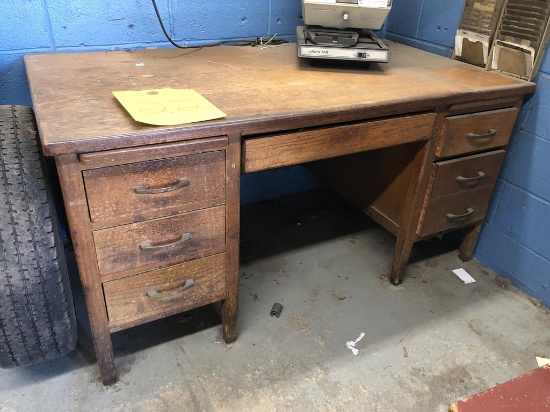 WOODEN DOUBLE PEDESTAL OFFICE DESK