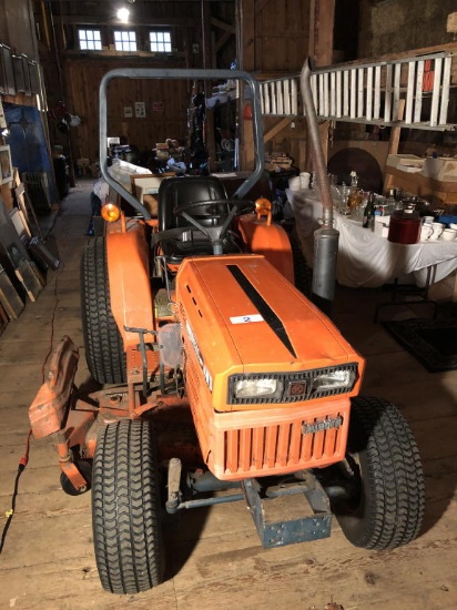 KUBOTA B9200 HST TRACTOR W/ BELLY MOWER, 591 HOURS, S/N: B9200HD5162