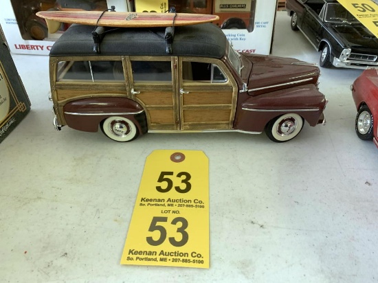 SIGNATURE SERIES 1948 FORD WOODY 1/18 SCALE DIE CAST