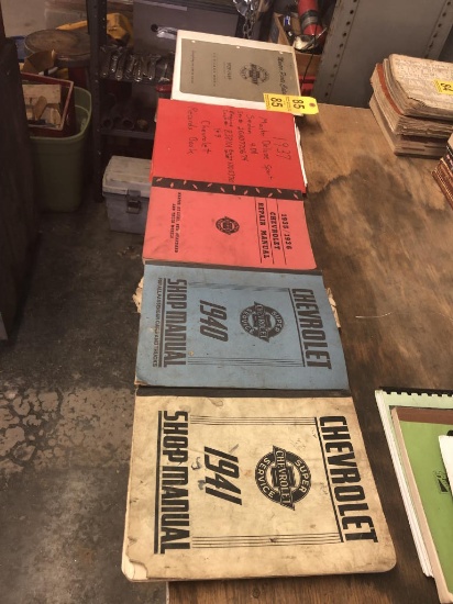 LOT OF CHEVROLET CATALOGS & MANUALS: