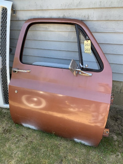 1986 CHEVROLET PICK UP RIGHT SIDE DOOR