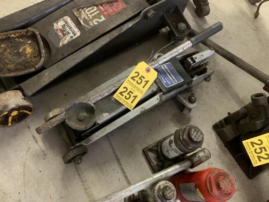 PROLIFT 4,000LB FLOOR JACK