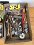 LOT OF KITCHEN UTENSILS