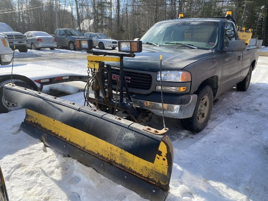 2001 GMC 1500SL 4WD PICKUP TRUCK W/ PLOW & SANDER, 91,004 MILES, S/N: 1GTEK14V51E285259