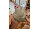 25-PIECE CLEAR GLASS DINNER PLATES, BOWLS, BREAD/SALAD PLATES