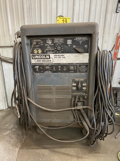 (ELECTRICAL HAS BEEN DISCONNECTED)LINCOLN IDEALARC TIG 300/300 WELDER, S/N: AC-517110