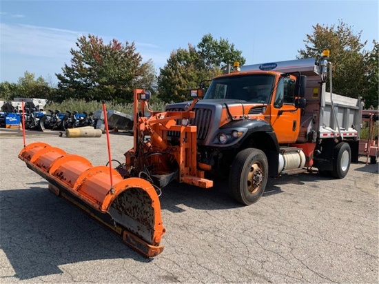 2011 INTERNATIONAL 7400 SFA 4X2 WORKSTAR PLOW TRUCK, , 77,929 MILES, S/N: 1HTWDAZR7BJ335083.