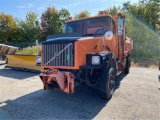 1999 VOLVO WG42 S/A PLOW TRUCK, DETROIT 11.1L DIESEL, 95,879 MILES, S/N: 4V5JABRF4XN865152