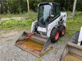 2015 BOBCAT S450 SKIDSTEER, ENCLOSED CAB, HEAT & A/C, 986.9 HRS, S/N: AUVB11801