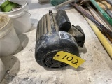 SHOP FOX 2HP INDUCTION MOTOR. 2-PHOTOS