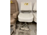 GARELICK EEZ-IN HELM SEAT & PEDESTAL