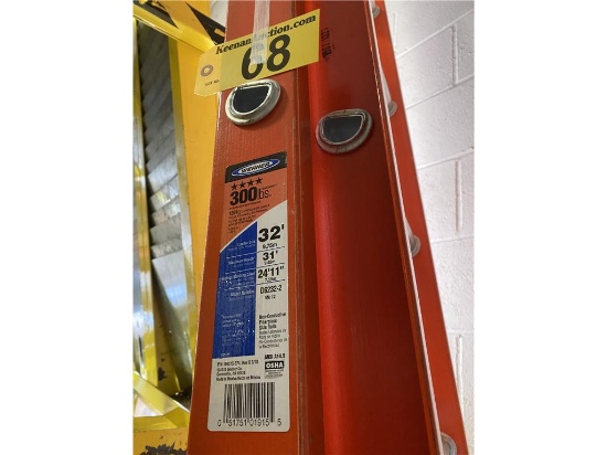 WERNER 32' FIBERGLASS EXTENSION LADDER
