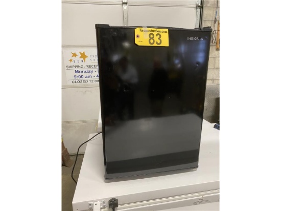 INSIGNIA MINI REFRIGERATOR NS-CF26BA9