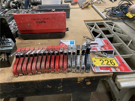 (19) ASSORTED STAPLE GUNS SELLING BY THE PIECE
