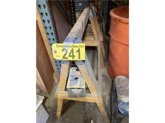 SET OF SAW HORSES AND BUILD-A-SET