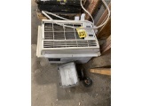 GOLDSTAR A/C WINDOW UNIT 6500BTU AND LIGHT