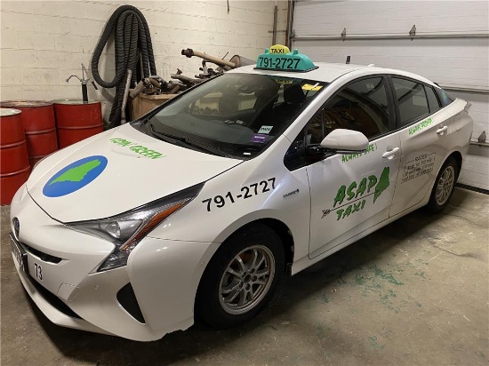 2018 TOYOTA PRIUS HYBRID FWD HATCHBACK, S/N: JTDKBRFU5J3062690