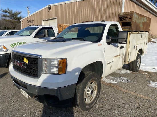 2014 GMC SIERRA 2500HD WORK TRUCK 4X4, READING SERVICE BODY, MILES: 236,018, S/N: 1GD02ZCG7EF169911