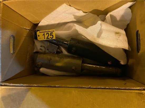 (2) MARATHON BALER DOOR CYLINDERS