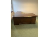 MONROE JAMES RAISED PANEL SINGLE PEDESTAL OFFICE DESK, 72