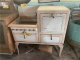 QUALITY ENAMEL GAS RANGE/OVEN