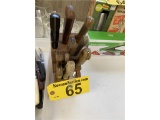 KNIFE BLOCK & KNIVES