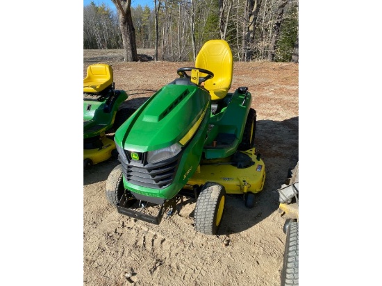 JOHN DEERE X590 LAWN TRACTOR, 1,082 HOURS, S/N: M0X590ELHM122645